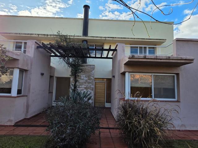 bosque alegre al lado del vas shopping casa 4dorm en alquiler