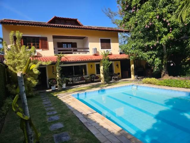 Bosque dos Esquilos. Casa Dúplex com Salão e 6 Quartos, Sendo 3 Suítes. Anil Rio de Janeiro RJ
