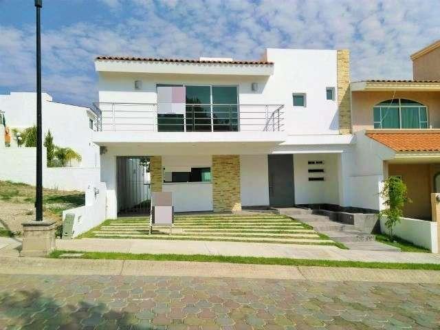BOSQUES DE SANTA ANITA CASA EN RENTA