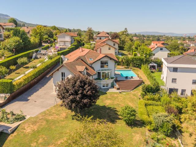 BOSSEY | VILLA CONTEMPORAINE DE PRESTIGE PISCINE VUE PANORAMIQUE GENÈVE