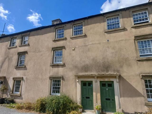 Bottomhill Road, Cressbrook, Buxton 3 bed house to rent £1,200 pcm £277 pw