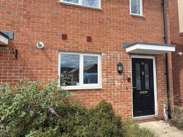 Bottles Farm Close, RIPLEY, DE5 2 bed terraced house to rent £900 pcm £208 pw