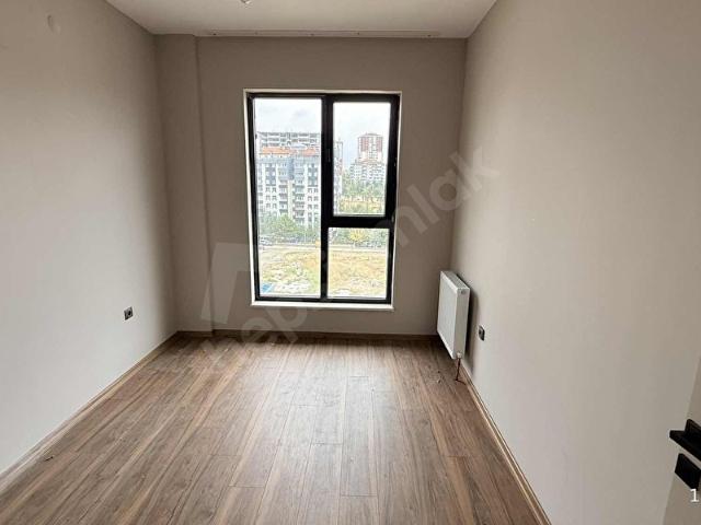 BOTANİK METRO YAKINI ÖNÜ AÇIK KİRALIK 1+1 daire