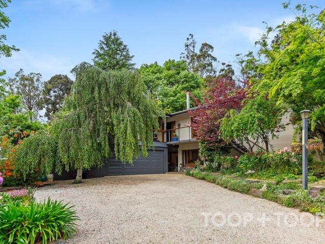 Botanic Retreat with self contained studio