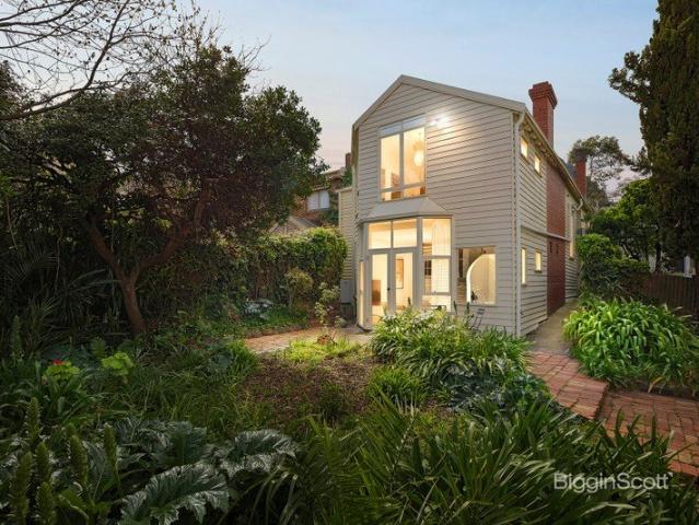 BOTANICAL BEAUTY IN THE HEART OF RICHMOND