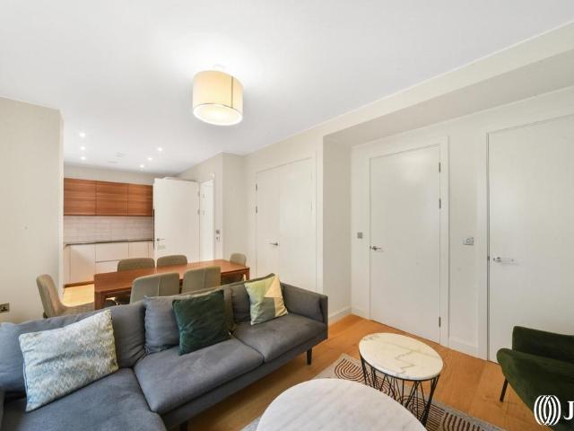 Botanical Mews London E15 4 bed mews to rent £4,300 pcm £992 pw