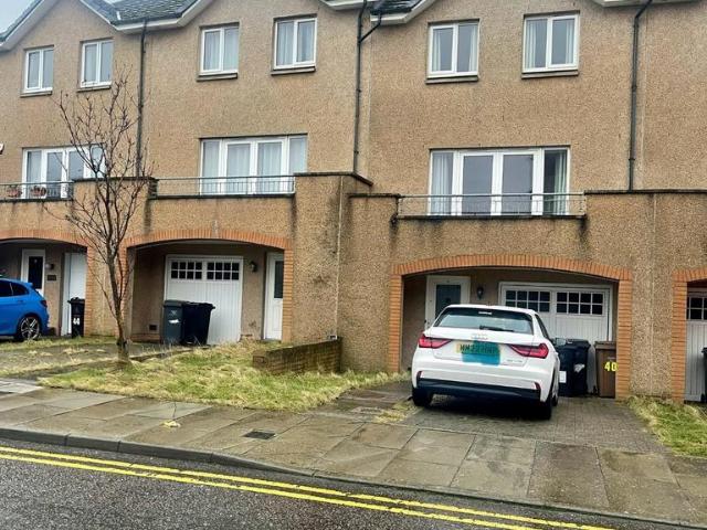 Bothwell Road, Aberdeen, AB24 4 bed terraced house to rent £1,270 pcm £293 pw