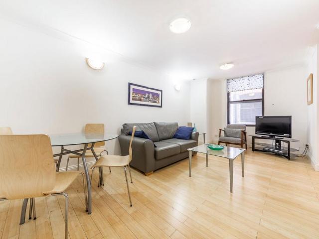 Botolph Alley, London EC3R 1 bed flat to rent £2,350 pcm £542 pw