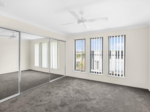 Boutique 3 Bedroom Townhouse. BREAK LEASE.
