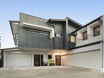 Boutique Townhouse Offering 4 Bedrooms, Study and Double Garage