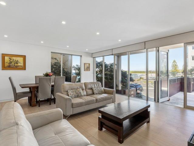 Boutique Whole Floor Residence with Ocean Views, 100 Metres to Maroubra Beach