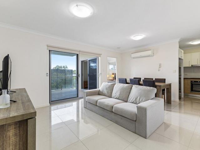 Modern Apartment in Boutique Complex