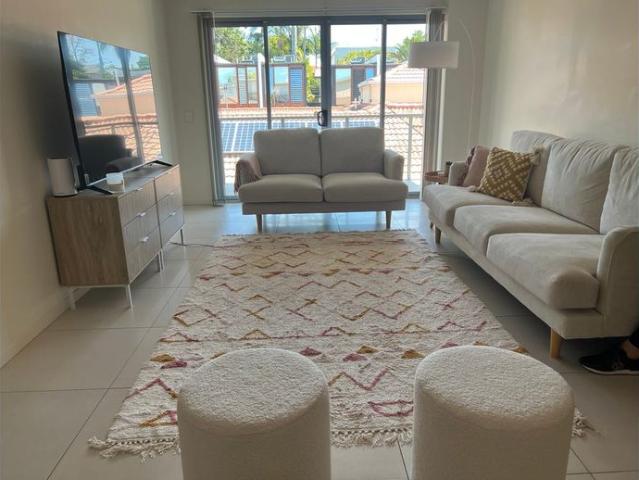 Boutique Apartment Modern One bedroom two bathrooms plus study