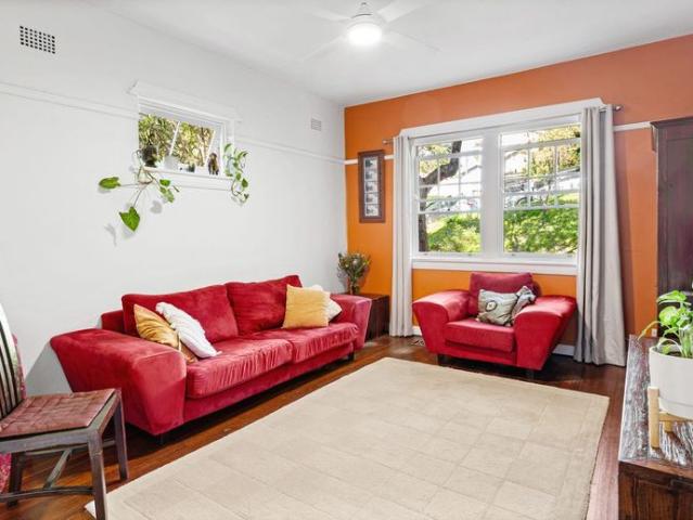 Boutique Art Deco Haven in a Prime Parkside Setting