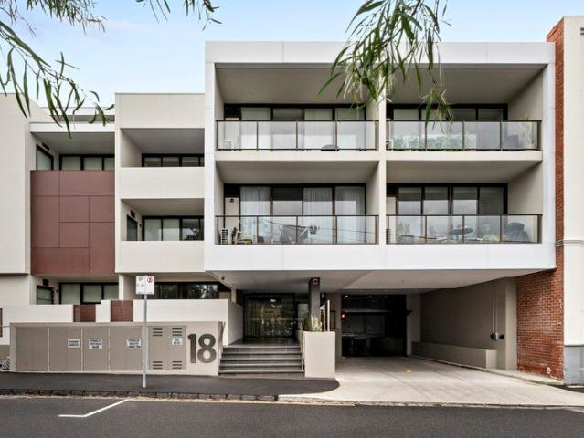 Boutique Bayside Bliss, Metres from Bay Street