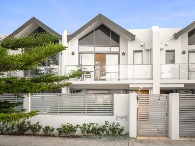 BOUTIQUE BEACHSIDE BLISS