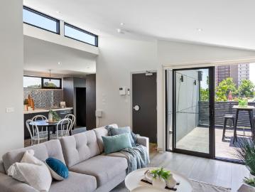 Boutique Block, Penthouse Apartment!