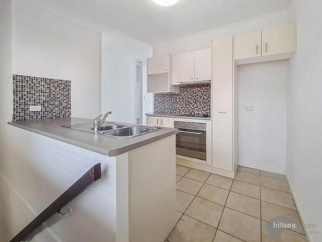 BOUTIQUE BROADWATER LIVING