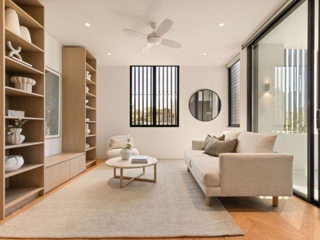 Boutique, Bright and Beautifully Positioned