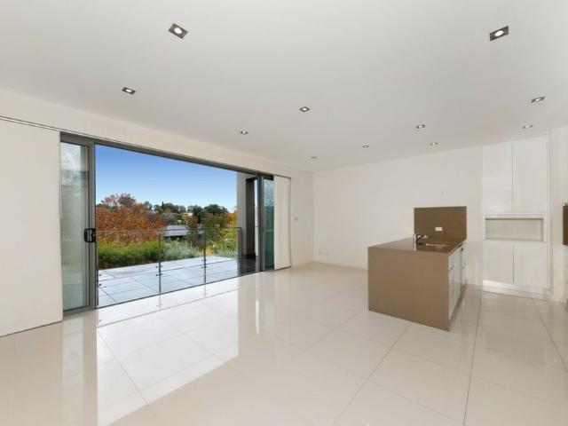 Boutique Campbell Living � Walk to Russell Offices