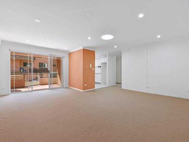 Boutique complex of 11