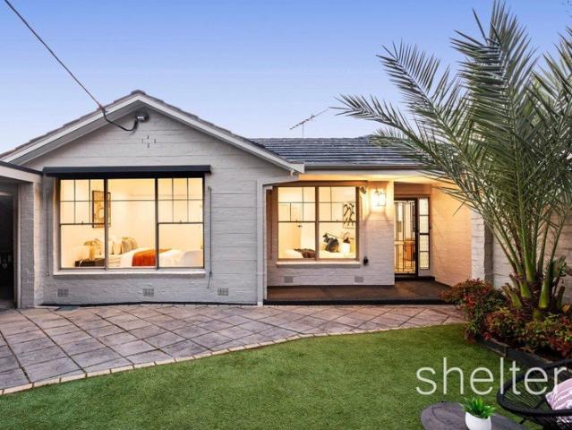 Boutique Complex. Street Frontage. Private Entrance