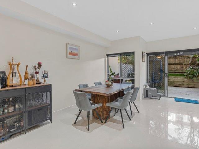 Boutique Complex Spacious Well Appointed Townhouse