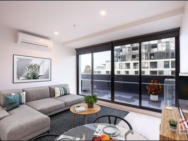 BOUTIQUE COMPLEX WITH AMAZING ROOFTOP ENTERTAINING SPACE!