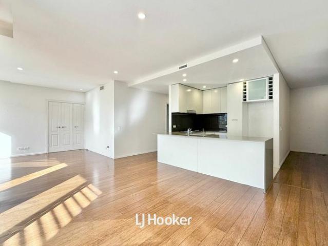 Boutique Complex with Swimming Pool Corner Apartment 154m2 on Title Approx