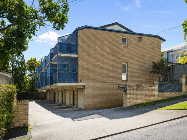 Boutique Coorparoo Living with an Elevated City Outlook
