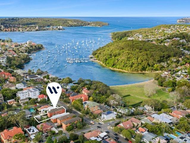 Boutique Coastal Living Above North Harbour Reserve