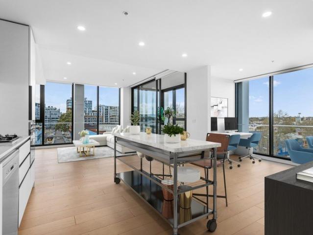 Boutique Corner Apartment with Expansive Richmond Views 2Bedroom PLUS Study