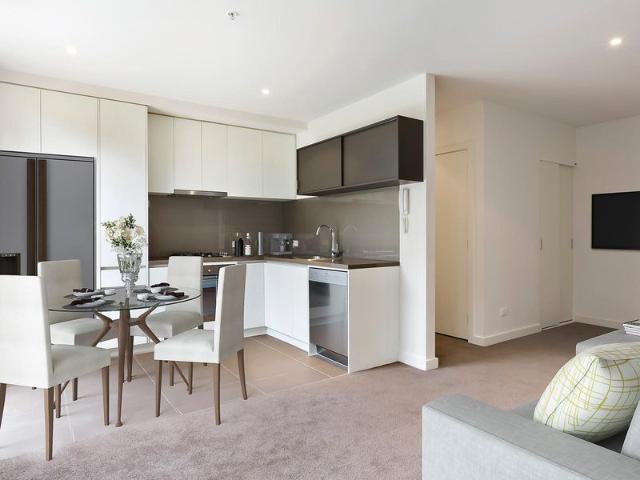 Boutique courtyard apartment in central Box Hill