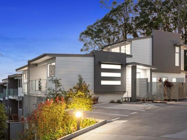 Boutique designer apartment on top of Buderim with sweeping ocean vistas