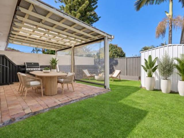 Boutique Duplex with Large Yard on Seagulls Isle