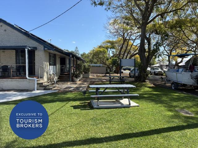 BOUTIQUE FREEHOLD MOTEL | MANAGEABLE COASTAL INVESTMENT & LIFESTYLE OPPORTUNITY 1129MF