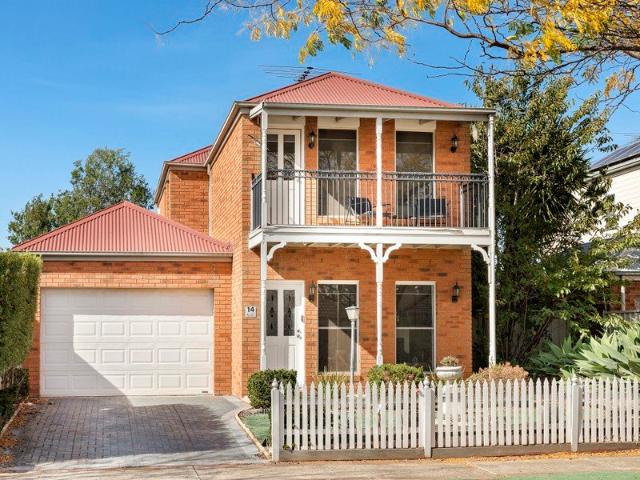 Boutique freestanding terrace in the heart of Caroline Springs