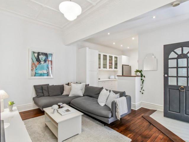 Boutique ground floor apartment, hushed away just 250m from the beach
