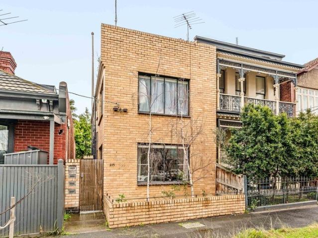 Boutique Ground Floor Studio in an Unbeatable St Kilda West Location