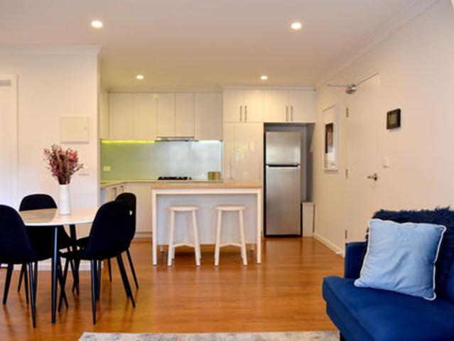 Boutique Ground Floor Two Bedroom Apartment in Ideal Northcote Location!