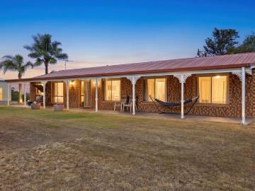 Boutique horse property in the heart of horse country!