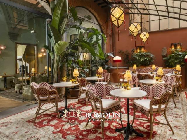 Boutique Hotel DI Lusso In Vendita A Santa Croce, Firenze 1300m² Firenze