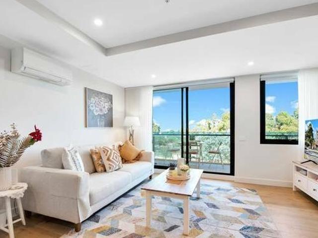 Boutique Lifestyle with a Panoramic Terrace