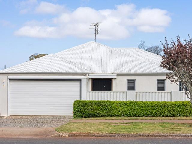 Boutique Living, Easy Care and Convenient Location