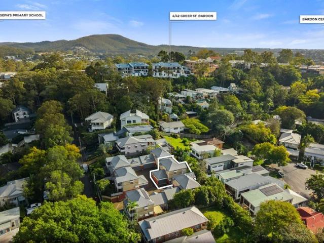 Boutique Living in a Prized Bardon Pocket