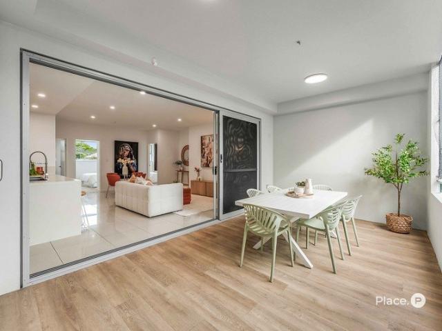 Boutique Living Opposite Memorial Park, Just Metres from Oxford Street