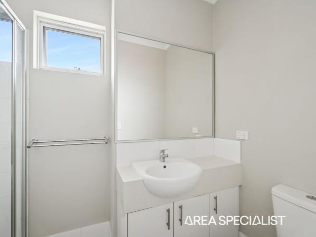 Boutique Living – Modern Comfort in a Prime Location