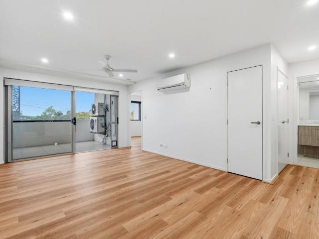 BOUTIQUE LIVING, TIMELESS STYLE, LOW MAINTENANCE LIFESTYLE