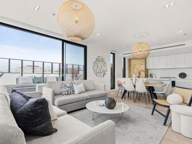 Boutique Luxury With Seamless Indoor Outdoor Living