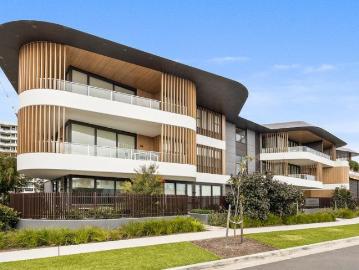Boutique Marina Living with Water Views